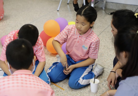 ภาพกิจกรรม  คณะวิทยาศาสตร์และเทคโนโลยี จัดค่ายวิทยาศาสตร์โรงเรียนอนุบาลกำแพงเพชร ระดับชั้นประถมศึกษาปีที่ 1-3