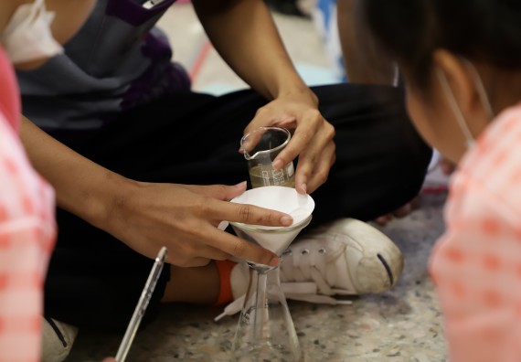 ภาพกิจกรรม  คณะวิทยาศาสตร์และเทคโนโลยี จัดค่ายวิทยาศาสตร์โรงเรียนอนุบาลกำแพงเพชร ระดับชั้นประถมศึกษาปีที่ 1-3