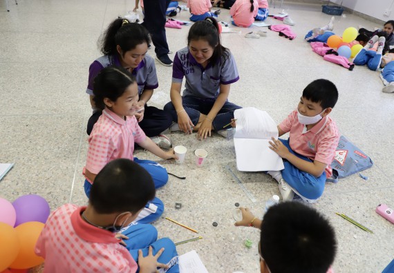 ภาพกิจกรรม  คณะวิทยาศาสตร์และเทคโนโลยี จัดค่ายวิทยาศาสตร์โรงเรียนอนุบาลกำแพงเพชร ระดับชั้นประถมศึกษาปีที่ 1-3
