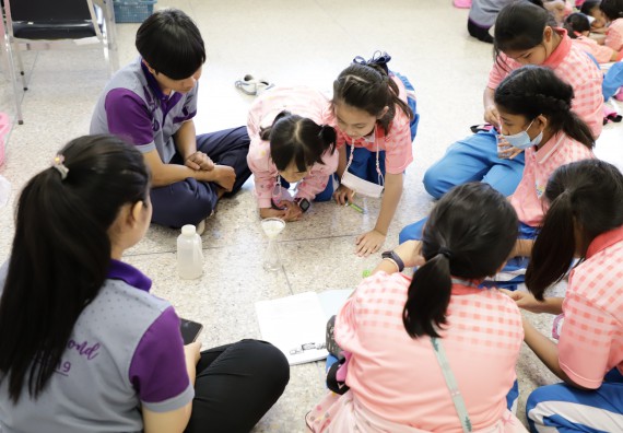 ภาพกิจกรรม  คณะวิทยาศาสตร์และเทคโนโลยี จัดค่ายวิทยาศาสตร์โรงเรียนอนุบาลกำแพงเพชร ระดับชั้นประถมศึกษาปีที่ 1-3