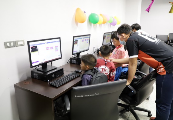 ภาพกิจกรรม  คณะวิทยาศาสตร์และเทคโนโลยี จัดค่ายวิทยาศาสตร์โรงเรียนอนุบาลกำแพงเพชร ระดับชั้นประถมศึกษาปีที่ 1-3