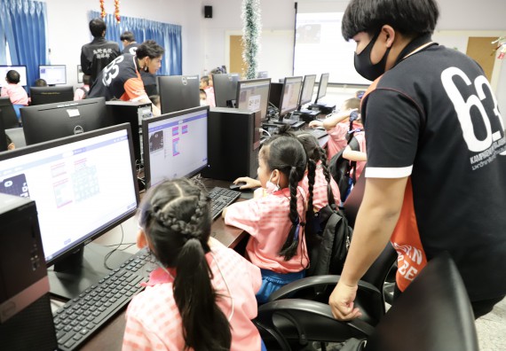 ภาพกิจกรรม  คณะวิทยาศาสตร์และเทคโนโลยี จัดค่ายวิทยาศาสตร์โรงเรียนอนุบาลกำแพงเพชร ระดับชั้นประถมศึกษาปีที่ 1-3