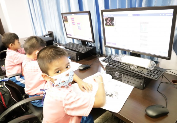 ภาพกิจกรรม  คณะวิทยาศาสตร์และเทคโนโลยี จัดค่ายวิทยาศาสตร์โรงเรียนอนุบาลกำแพงเพชร ระดับชั้นประถมศึกษาปีที่ 1-3