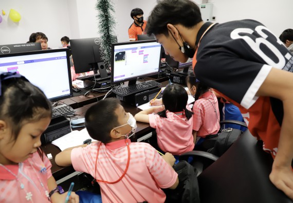 ภาพกิจกรรม  คณะวิทยาศาสตร์และเทคโนโลยี จัดค่ายวิทยาศาสตร์โรงเรียนอนุบาลกำแพงเพชร ระดับชั้นประถมศึกษาปีที่ 1-3