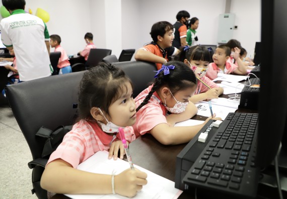 ภาพกิจกรรม  คณะวิทยาศาสตร์และเทคโนโลยี จัดค่ายวิทยาศาสตร์โรงเรียนอนุบาลกำแพงเพชร ระดับชั้นประถมศึกษาปีที่ 1-3