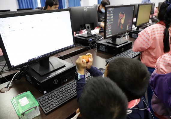 ภาพกิจกรรม  คณะวิทยาศาสตร์และเทคโนโลยี จัดค่ายวิทยาศาสตร์โรงเรียนอนุบาลกำแพงเพชร ระดับชั้นประถมศึกษาปีที่ 1-3