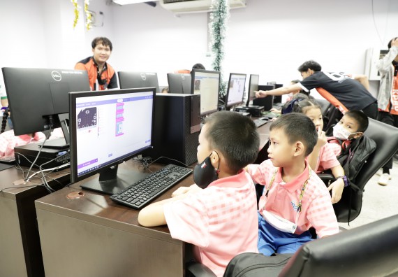 ภาพกิจกรรม  คณะวิทยาศาสตร์และเทคโนโลยี จัดค่ายวิทยาศาสตร์โรงเรียนอนุบาลกำแพงเพชร ระดับชั้นประถมศึกษาปีที่ 1-3