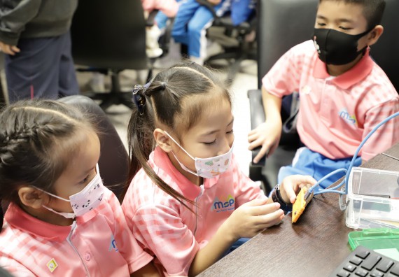 ภาพกิจกรรม  คณะวิทยาศาสตร์และเทคโนโลยี จัดค่ายวิทยาศาสตร์โรงเรียนอนุบาลกำแพงเพชร ระดับชั้นประถมศึกษาปีที่ 1-3