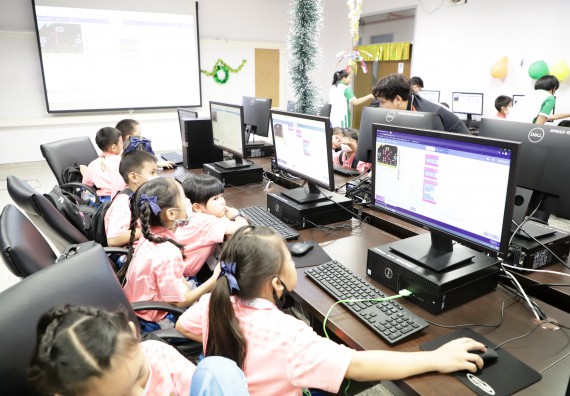 ภาพกิจกรรม  คณะวิทยาศาสตร์และเทคโนโลยี จัดค่ายวิทยาศาสตร์โรงเรียนอนุบาลกำแพงเพชร ระดับชั้นประถมศึกษาปีที่ 1-3