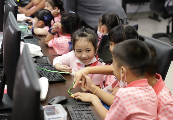 ภาพกิจกรรม  คณะวิทยาศาสตร์และเทคโนโลยี จัดค่ายวิทยาศาสตร์โรงเรียนอนุบาลกำแพงเพชร ระดับชั้นประถมศึกษาปีที่ 1-3