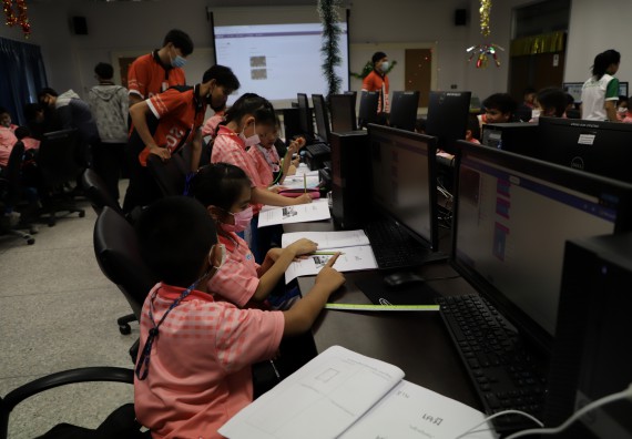 ภาพกิจกรรม  คณะวิทยาศาสตร์และเทคโนโลยี จัดค่ายวิทยาศาสตร์โรงเรียนอนุบาลกำแพงเพชร ระดับชั้นประถมศึกษาปีที่ 1-3