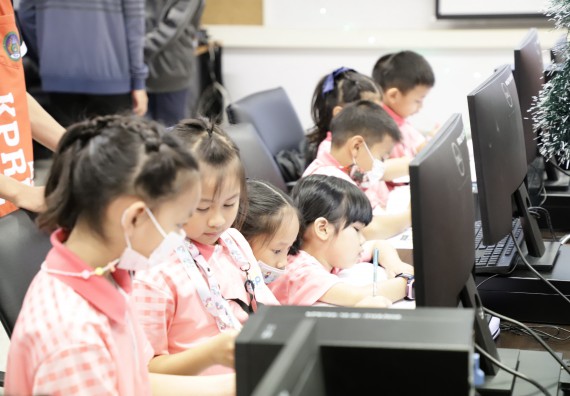 ภาพกิจกรรม  คณะวิทยาศาสตร์และเทคโนโลยี จัดค่ายวิทยาศาสตร์โรงเรียนอนุบาลกำแพงเพชร ระดับชั้นประถมศึกษาปีที่ 1-3