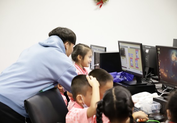 ภาพกิจกรรม  คณะวิทยาศาสตร์และเทคโนโลยี จัดค่ายวิทยาศาสตร์โรงเรียนอนุบาลกำแพงเพชร ระดับชั้นประถมศึกษาปีที่ 1-3