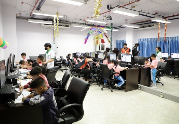 ภาพกิจกรรม  คณะวิทยาศาสตร์และเทคโนโลยี จัดค่ายวิทยาศาสตร์โรงเรียนอนุบาลกำแพงเพชร ระดับชั้นประถมศึกษาปีที่ 1-3