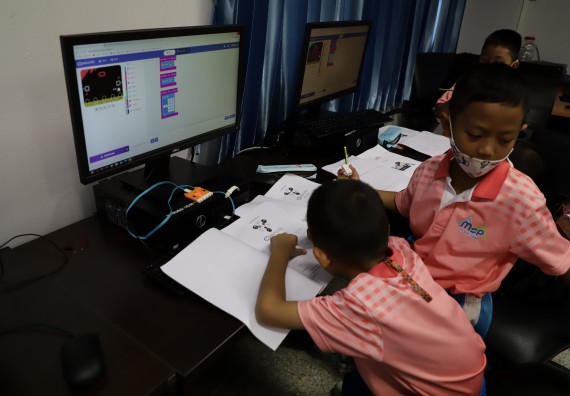 ภาพกิจกรรม  คณะวิทยาศาสตร์และเทคโนโลยี จัดค่ายวิทยาศาสตร์โรงเรียนอนุบาลกำแพงเพชร ระดับชั้นประถมศึกษาปีที่ 1-3