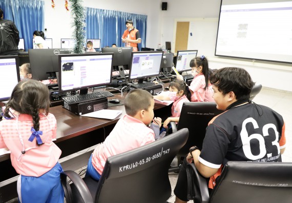 ภาพกิจกรรม  คณะวิทยาศาสตร์และเทคโนโลยี จัดค่ายวิทยาศาสตร์โรงเรียนอนุบาลกำแพงเพชร ระดับชั้นประถมศึกษาปีที่ 1-3