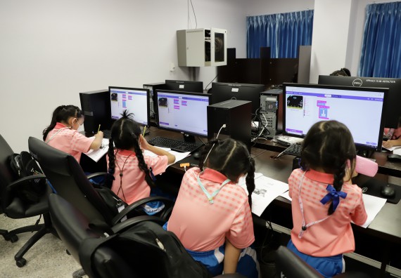 ภาพกิจกรรม  คณะวิทยาศาสตร์และเทคโนโลยี จัดค่ายวิทยาศาสตร์โรงเรียนอนุบาลกำแพงเพชร ระดับชั้นประถมศึกษาปีที่ 1-3