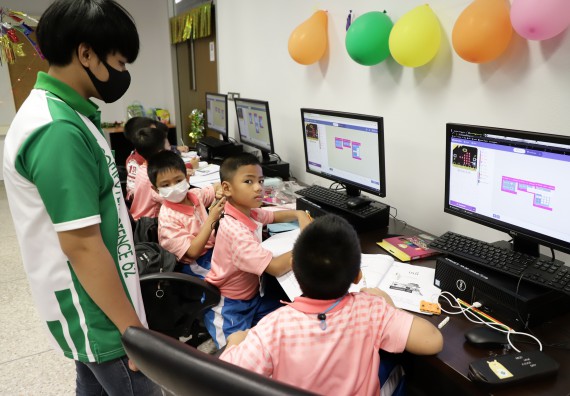 ภาพกิจกรรม  คณะวิทยาศาสตร์และเทคโนโลยี จัดค่ายวิทยาศาสตร์โรงเรียนอนุบาลกำแพงเพชร ระดับชั้นประถมศึกษาปีที่ 1-3