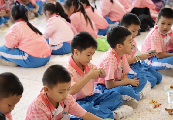 ภาพกิจกรรม  คณะวิทยาศาสตร์และเทคโนโลยี จัดค่ายวิทยาศาสตร์โรงเรียนอนุบาลกำแพงเพชร ระดับชั้นประถมศึกษาปีที่ 1-3