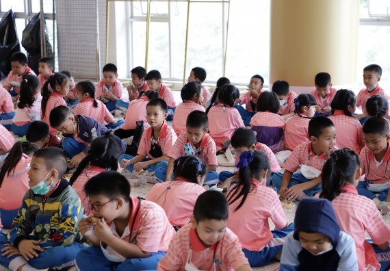 ภาพกิจกรรม  คณะวิทยาศาสตร์และเทคโนโลยี จัดค่ายวิทยาศาสตร์โรงเรียนอนุบาลกำแพงเพชร ระดับชั้นประถมศึกษาปีที่ 1-3