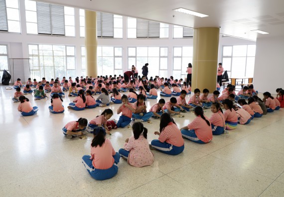 ภาพกิจกรรม  คณะวิทยาศาสตร์และเทคโนโลยี จัดค่ายวิทยาศาสตร์โรงเรียนอนุบาลกำแพงเพชร ระดับชั้นประถมศึกษาปีที่ 1-3