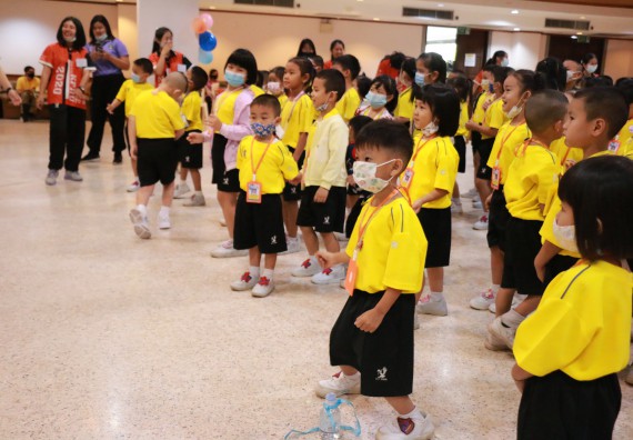 ภาพกิจกรรม คณะวิทยาศาสตร์และเทคโนโลยี จัดค่ายวิทยาศาสตร์โรงเรียนสาธิตฯ ระดับอนุบาล 1-2