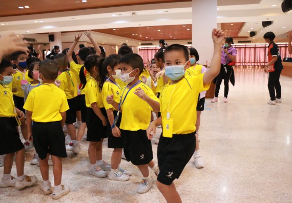 ภาพกิจกรรม คณะวิทยาศาสตร์และเทคโนโลยี จัดค่ายวิทยาศาสตร์โรงเรียนสาธิตฯ ระดับอนุบาล 1-2
