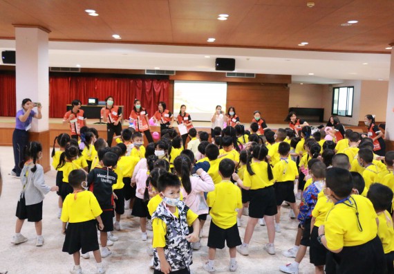 ภาพกิจกรรม คณะวิทยาศาสตร์และเทคโนโลยี จัดค่ายวิทยาศาสตร์โรงเรียนสาธิตฯ ระดับอนุบาล 1-2
