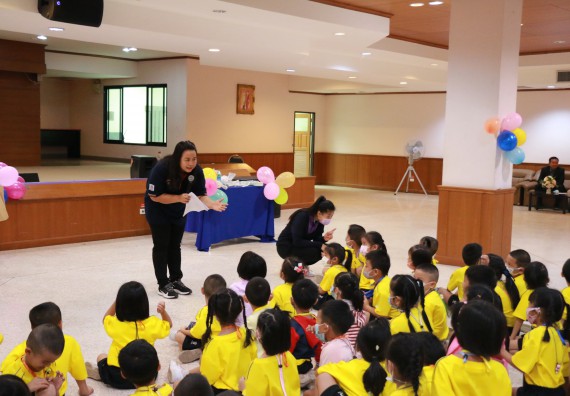 ภาพกิจกรรม คณะวิทยาศาสตร์และเทคโนโลยี จัดค่ายวิทยาศาสตร์โรงเรียนสาธิตฯ ระดับอนุบาล 1-2