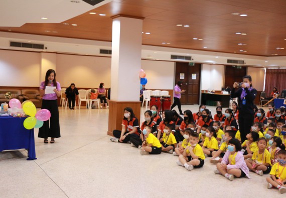 ภาพกิจกรรม คณะวิทยาศาสตร์และเทคโนโลยี จัดค่ายวิทยาศาสตร์โรงเรียนสาธิตฯ ระดับอนุบาล 1-2