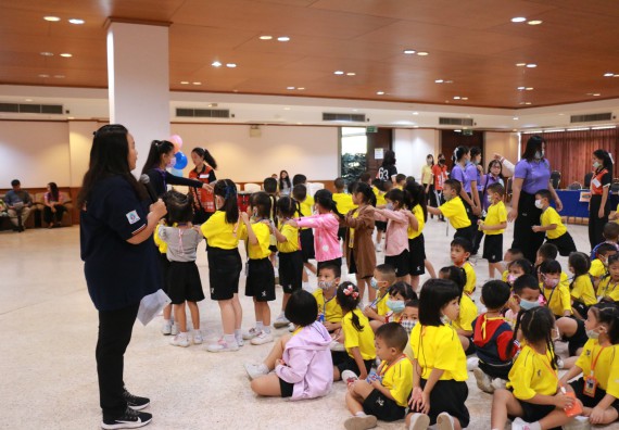 ภาพกิจกรรม คณะวิทยาศาสตร์และเทคโนโลยี จัดค่ายวิทยาศาสตร์โรงเรียนสาธิตฯ ระดับอนุบาล 1-2