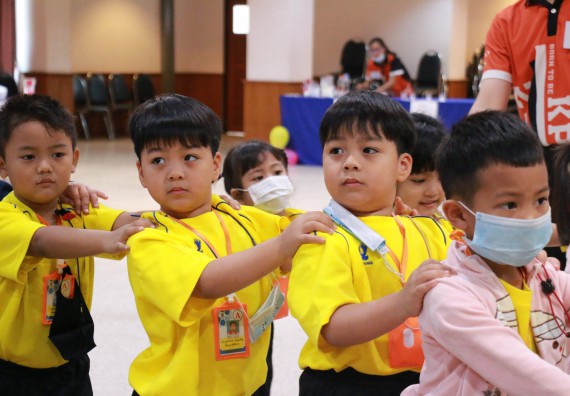 ภาพกิจกรรม คณะวิทยาศาสตร์และเทคโนโลยี จัดค่ายวิทยาศาสตร์โรงเรียนสาธิตฯ ระดับอนุบาล 1-2