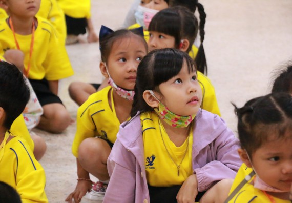 ภาพกิจกรรม คณะวิทยาศาสตร์และเทคโนโลยี จัดค่ายวิทยาศาสตร์โรงเรียนสาธิตฯ ระดับอนุบาล 1-2