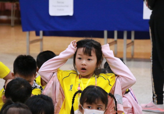 ภาพกิจกรรม คณะวิทยาศาสตร์และเทคโนโลยี จัดค่ายวิทยาศาสตร์โรงเรียนสาธิตฯ ระดับอนุบาล 1-2