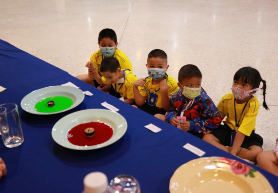 ภาพกิจกรรม คณะวิทยาศาสตร์และเทคโนโลยี จัดค่ายวิทยาศาสตร์โรงเรียนสาธิตฯ ระดับอนุบาล 1-2