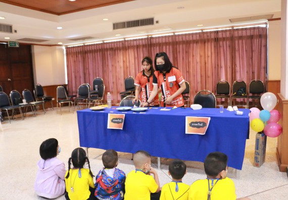 ภาพกิจกรรม คณะวิทยาศาสตร์และเทคโนโลยี จัดค่ายวิทยาศาสตร์โรงเรียนสาธิตฯ ระดับอนุบาล 1-2
