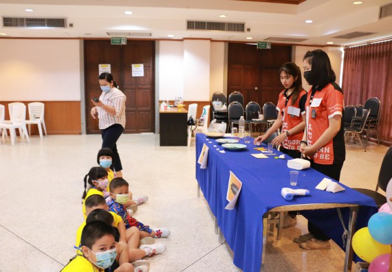 ภาพกิจกรรม คณะวิทยาศาสตร์และเทคโนโลยี จัดค่ายวิทยาศาสตร์โรงเรียนสาธิตฯ ระดับอนุบาล 1-2