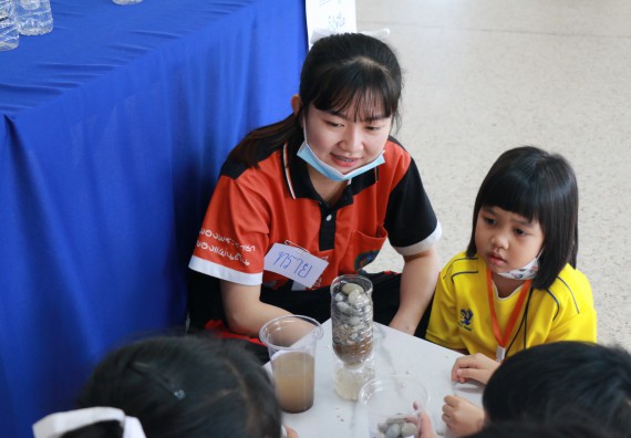 ภาพกิจกรรม คณะวิทยาศาสตร์และเทคโนโลยี จัดค่ายวิทยาศาสตร์โรงเรียนสาธิตฯ ระดับอนุบาล 1-2