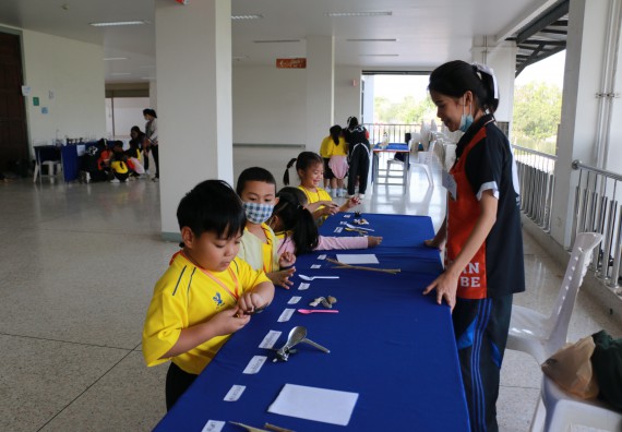 ภาพกิจกรรม คณะวิทยาศาสตร์และเทคโนโลยี จัดค่ายวิทยาศาสตร์โรงเรียนสาธิตฯ ระดับอนุบาล 1-2