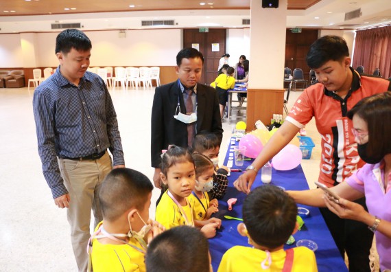 ภาพกิจกรรม คณะวิทยาศาสตร์และเทคโนโลยี จัดค่ายวิทยาศาสตร์โรงเรียนสาธิตฯ ระดับอนุบาล 1-2