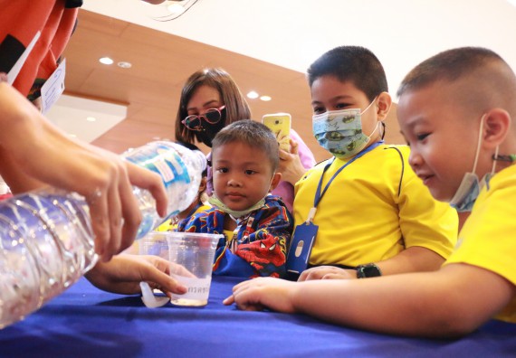 ภาพกิจกรรม คณะวิทยาศาสตร์และเทคโนโลยี จัดค่ายวิทยาศาสตร์โรงเรียนสาธิตฯ ระดับอนุบาล 1-2