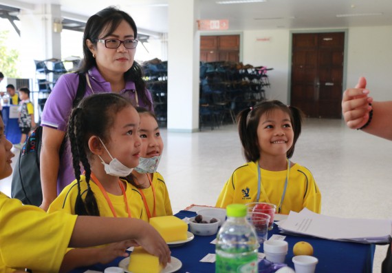 ภาพกิจกรรม คณะวิทยาศาสตร์และเทคโนโลยี จัดค่ายวิทยาศาสตร์โรงเรียนสาธิตฯ ระดับอนุบาล 1-2