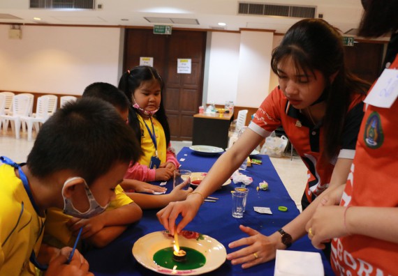ภาพกิจกรรม คณะวิทยาศาสตร์และเทคโนโลยี จัดค่ายวิทยาศาสตร์โรงเรียนสาธิตฯ ระดับอนุบาล 1-2