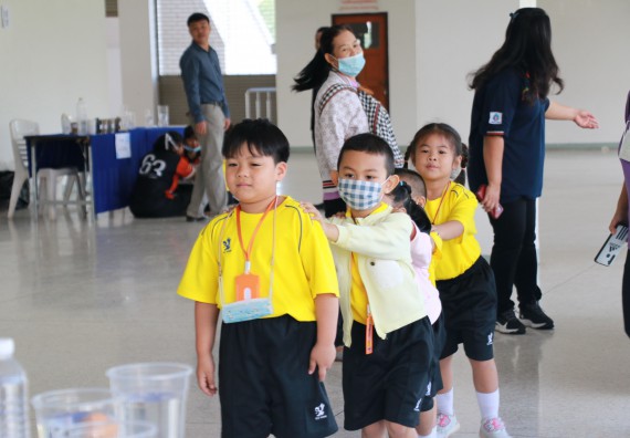 ภาพกิจกรรม คณะวิทยาศาสตร์และเทคโนโลยี จัดค่ายวิทยาศาสตร์โรงเรียนสาธิตฯ ระดับอนุบาล 1-2