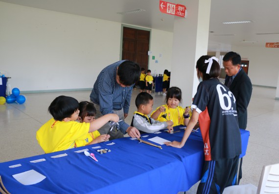 ภาพกิจกรรม คณะวิทยาศาสตร์และเทคโนโลยี จัดค่ายวิทยาศาสตร์โรงเรียนสาธิตฯ ระดับอนุบาล 1-2