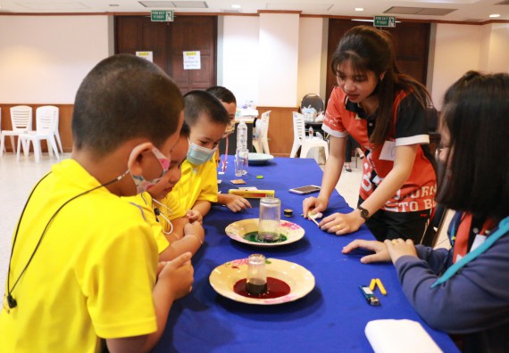 ภาพกิจกรรม คณะวิทยาศาสตร์และเทคโนโลยี จัดค่ายวิทยาศาสตร์โรงเรียนสาธิตฯ ระดับอนุบาล 1-2