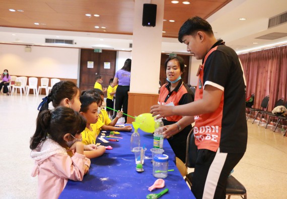 ภาพกิจกรรม คณะวิทยาศาสตร์และเทคโนโลยี จัดค่ายวิทยาศาสตร์โรงเรียนสาธิตฯ ระดับอนุบาล 1-2