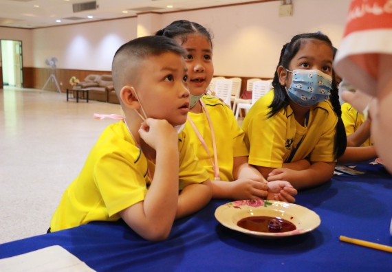 ภาพกิจกรรม คณะวิทยาศาสตร์และเทคโนโลยี จัดค่ายวิทยาศาสตร์โรงเรียนสาธิตฯ ระดับอนุบาล 1-2
