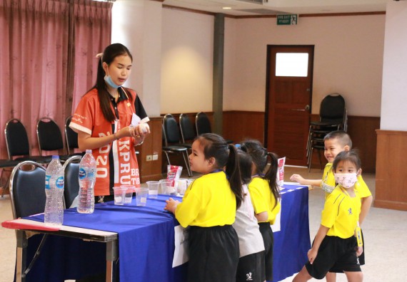ภาพกิจกรรม คณะวิทยาศาสตร์และเทคโนโลยี จัดค่ายวิทยาศาสตร์โรงเรียนสาธิตฯ ระดับอนุบาล 1-2
