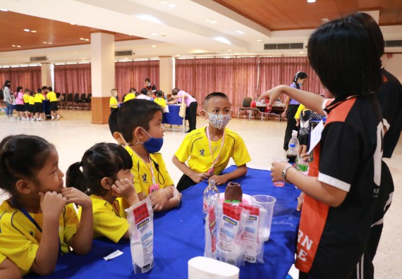 ภาพกิจกรรม คณะวิทยาศาสตร์และเทคโนโลยี จัดค่ายวิทยาศาสตร์โรงเรียนสาธิตฯ ระดับอนุบาล 1-2